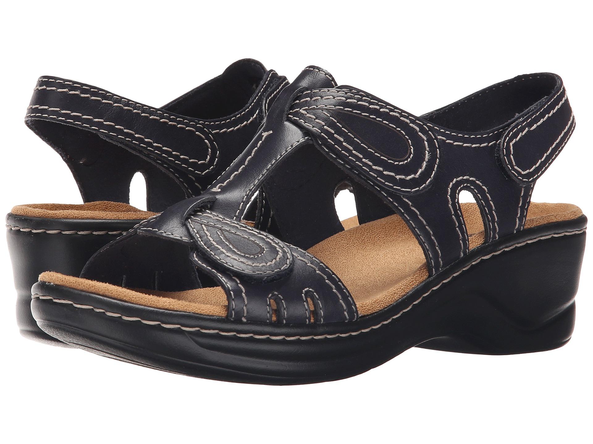 clarks women's lexi walnut q platform